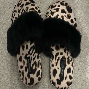 Victoria's Secret Leopard and Black Fur Slippers size 7/8 women's